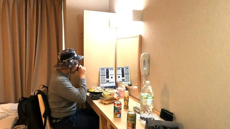 酒を飲むおっさん