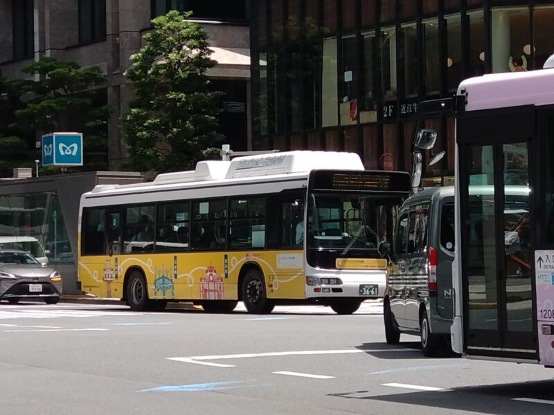 メトロリンク日本橋eラインを走るバス