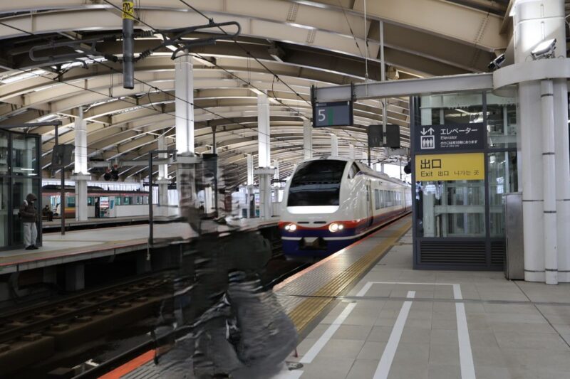 特急しらゆき4号に乗車、上越妙高方面へ